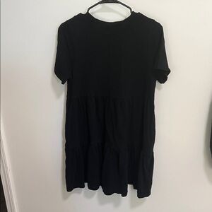 Old Navy Black Short Sleeve Tiered Tee